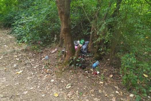 Déchets sur les postes de pêche